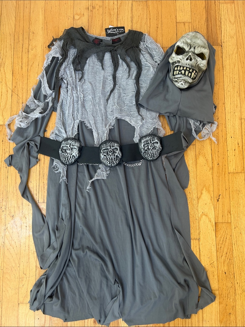 Hallow’s Eve Grim Reaper Costume NEW
